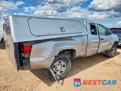 Trzecie zdjęcie samochodu z tyłu: 2022 TOYOTA TACOMA SR VIN:3TYRX5GN4NT059059 - miniatura