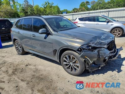 Czwarte zdjęcie samochodu z boku: 2025 BMW X5 SDRIVE 40I VIN:5UX13EU06S9Y36296 - miniatura