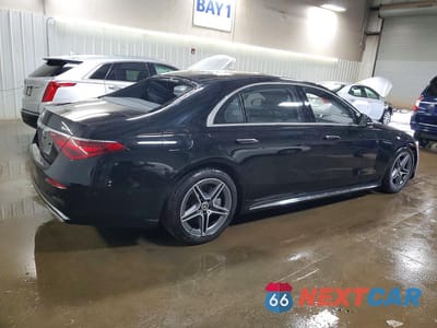 Trzecie zdjęcie samochodu z tyłu: 2021 MERCEDES-BENZ S 580 4MATIC VIN:W1K6G7GB6MA031023 - miniatura