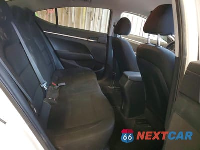 Zdjęcie 10 z 13 samochodu: 2019 HYUNDAI ELANTRA SE VIN:5NPD74LF4KH415901 - miniatura