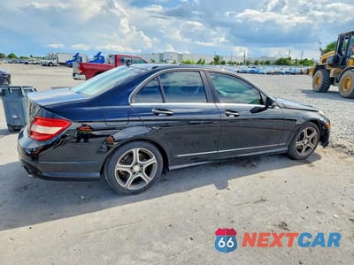 Trzecie zdjęcie samochodu z tyłu: 2011 MERCEDES-BENZ C 300 VIN:WDDGF5EB7BR158957 - miniatura