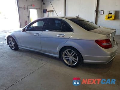 Drugie zdjęcie samochodu z przodu: 2012 MERCEDES-BENZ C 250 VIN:WDDGF4HB0CR218665 - miniatura
