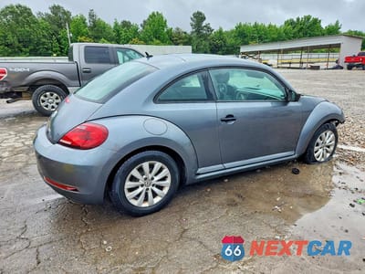 Trzecie zdjęcie samochodu z tyłu: 2017 VOLKSWAGEN BEETLE 1.8T VIN:3VWF17AT5HM624603 - miniatura