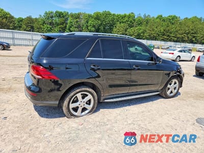 Trzecie zdjęcie samochodu z tyłu: 2017 MERCEDES-BENZ GLE 350 4MATIC VIN:4JGDA5HBXHA841939 - miniatura