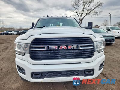 Piąte zdjęcie samochodu w środku: 2019 RAM 3500 BIG HORN VIN:3C63RRHL4KG614965 - miniatura