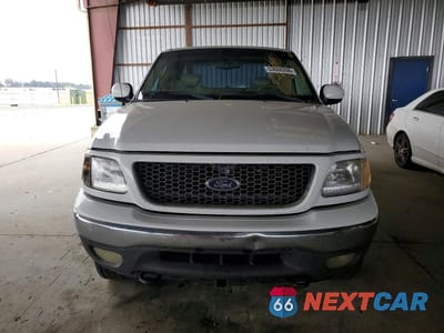 Piąte zdjęcie samochodu w środku: 2002 FORD F150 VIN:2FTRX08L32CA61890 - miniatura