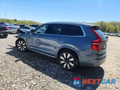 Drugie zdjęcie samochodu z przodu: 2023 VOLVO XC90 ULTIMATE VIN:YV4H60CA8P1930042 - miniatura
