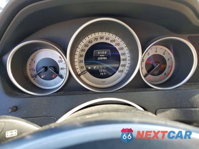Zdjęcie 9 z 12 samochodu: 2013 MERCEDES-BENZ C 250 VIN:WDDGF4HB5DR242722 - miniatura