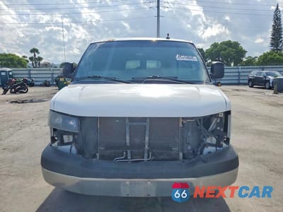 Piąte zdjęcie samochodu w środku: 2018 CHEVROLET EXPRESS G3500 LT VIN:1GAZGPFG0J1333187 - miniatura