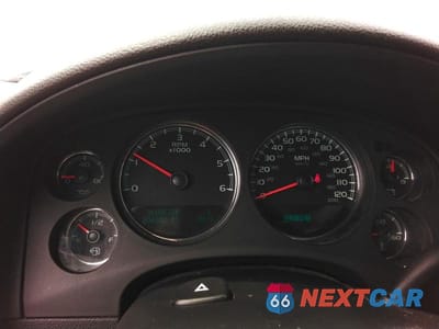 Zdjęcie 9 z 13 samochodu: 2009 GMC YUKON DENALI VIN:1GKFC03279R301277 - miniatura