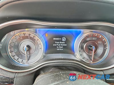 Zdjęcie 9 z 13 samochodu: 2021 CHRYSLER 300 S VIN:2C3CCABG8MH626437 - miniatura