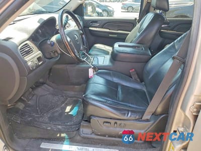 Zdjęcie 7 z 13 samochodu: 2007 GMC YUKON XL DENALI VIN:1GKFK66877J180641 - miniatura