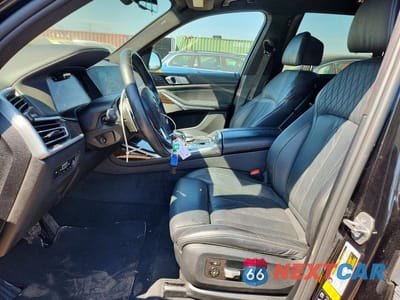 Zdjęcie 7 z 12 samochodu: 2021 BMW X7 XDRIVE40I VIN:5UXCW2C04M9F88443 - miniatura