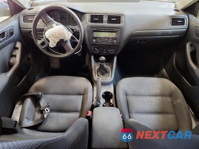 Zdjęcie 8 z 13 samochodu: 2011 VOLKSWAGEN JETTA SE VIN:3VWBK7AJ7BM013831 - miniatura