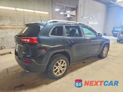 Trzecie zdjęcie samochodu z tyłu: 2016 JEEP CHEROKEE LATITUDE VIN:1C4PJMCS4GW175441 - miniatura