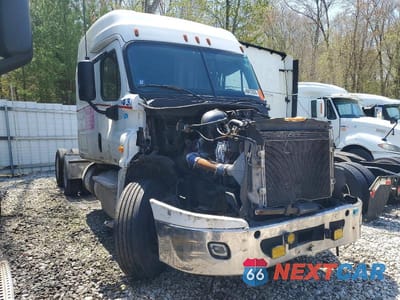 2012 FREIGHTLINER CASCADIA SEMI TRUCK 1FUJGLDR4CSBT0765 - główne zdjęcie licytacji z USA - miniatura