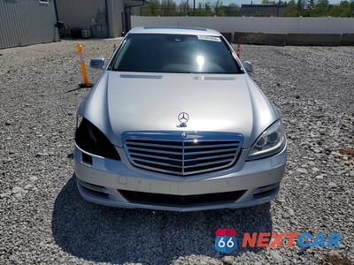 Piąte zdjęcie samochodu w środku: 2011 MERCEDES-BENZ S 550 4MATIC VIN:WDDNG8GB8BA362149 - miniatura
