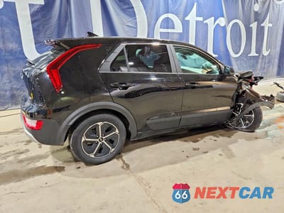 Trzecie zdjęcie samochodu z tyłu: 2026 KIA NIRO LX VIN:KNDCP3LE7T5319694 - miniatura