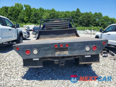 Zdjęcie 6 z 13 samochodu: 2003 CHEVROLET SILVERADO K3500 LT VIN:1GCJK331X3F200003 - miniatura