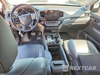 Zdjęcie 8 z 13 samochodu: 2019 HONDA PILOT TOURING VIN:5FNYF6H97KB047604 - miniatura