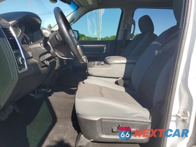 Zdjęcie 7 z 12 samochodu: 2018 RAM 1500 SLT VIN:1C6RR7TM8JS273205 - miniatura