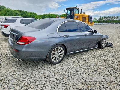 Trzecie zdjęcie samochodu z tyłu: 2018 MERCEDES-BENZ E 300 4MATIC VIN:WDDZF4KB4JA310083 - miniatura