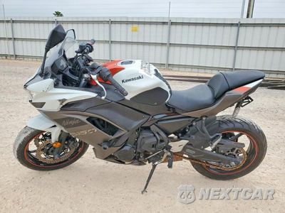 Trzecie zdjęcie samochodu z tyłu: 2023 KAWASAKI EX650 R VIN:ML5EXER11PDA90124 - miniatura