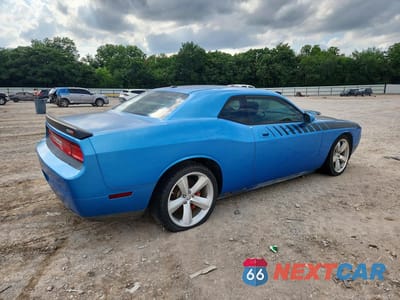 Trzecie zdjęcie samochodu z tyłu: 2010 DODGE CHALLENGER SRT-8 VIN:2B3CJ7DW8AH137073 - miniatura