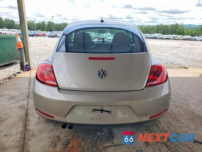 Zdjęcie 6 z 12 samochodu: 2013 VOLKSWAGEN BEETLE VIN:3VWHP7AT7DM689275 - miniatura