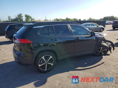 Trzecie zdjęcie samochodu z tyłu: 2024 TOYOTA COROLLA CROSS HYBRID XSE VIN:7MUFBABG6RV050759 - miniatura