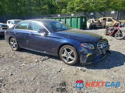 Czwarte zdjęcie samochodu z boku: 2018 MERCEDES-BENZ E 300 4MATIC VIN:WDDZF4KB4JA404853 - miniatura