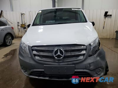 Piąte zdjęcie samochodu w środku: 2022 MERCEDES-BENZ METRIS VIN:W1YV0BEY1N4151795 - miniatura
