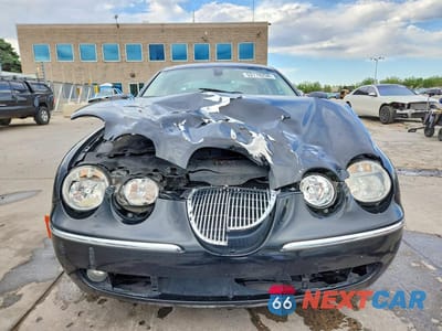 Piąte zdjęcie samochodu w środku: 2005 JAGUAR S-TYPE 4.2 VIN:SAJWA01U95HN25108 - miniatura