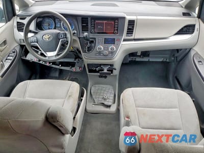 Zdjęcie 8 z 13 samochodu: 2020 TOYOTA SIENNA L VIN:5TDZZ3DC6LS087231 - miniatura