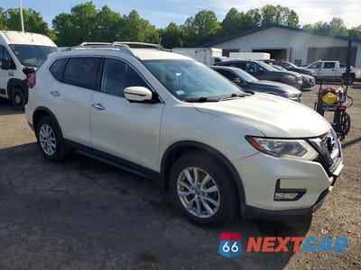 Czwarte zdjęcie samochodu z boku: 2017 NISSAN ROGUE SV VIN:KNMAT2MV7HP502598 - miniatura