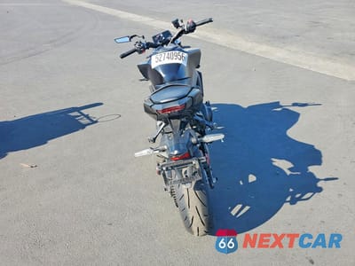 Czwarte zdjęcie samochodu z boku: 2025 YAMAHA MT09 C VIN:JYARN94Y9SA000648 - miniatura