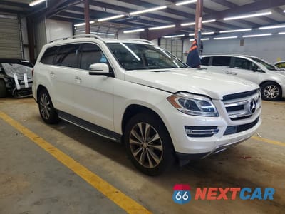 Czwarte zdjęcie samochodu z boku: 2016 MERCEDES-BENZ GL 450 4MATIC VIN:4JGDF6EE8GA640223 - miniatura