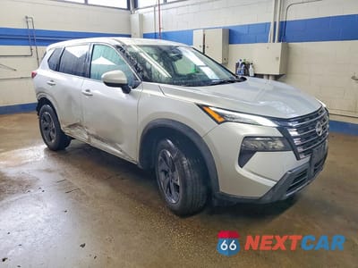 Czwarte zdjęcie samochodu z boku: 2025 NISSAN ROGUE SV VIN:5N1BT3BA3SC807990 - miniatura