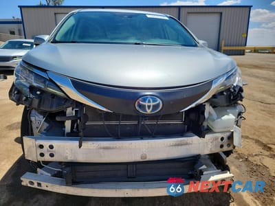 Piąte zdjęcie samochodu w środku: 2021 TOYOTA SIENNA LE VIN:5TDKRKEC3MS043554 - miniatura