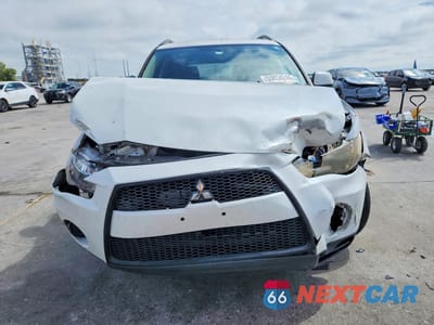 Piąte zdjęcie samochodu w środku: 2013 MITSUBISHI OUTLANDER ES VIN:JA4AS2AW3DU011080 - miniatura