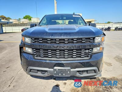 Piąte zdjęcie samochodu w środku: 2021 CHEVROLET SILVERADO K1500 CUSTOM VIN:1GCPYBEKXMZ256869 - miniatura