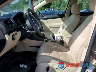 Zdjęcie 7 z 12 samochodu: 2011 VOLKSWAGEN JETTA S VIN:3VWPZ7AJ9BM681597 - miniatura