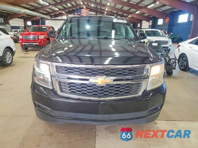 Piąte zdjęcie samochodu w środku: 2019 CHEVROLET SUBURBAN K1500 LT VIN:1GNSKHKC1KR345696 - miniatura