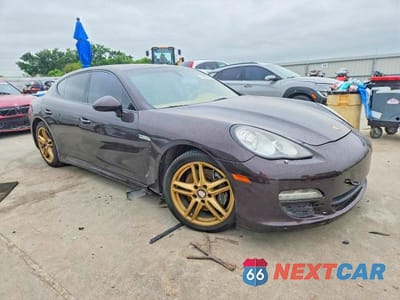 Czwarte zdjęcie samochodu z boku: 2012 PORSCHE PANAMERA 2 VIN:WP0AA2A7XCL013995 - miniatura