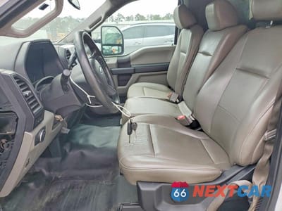 Zdjęcie 7 z 12 samochodu: 2019 FORD F150 VIN:1FTMF1C53KKD00412 - miniatura