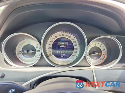 Zdjęcie 9 z 12 samochodu: 2014 MERCEDES-BENZ C 250 VIN:WDDGF4HB1EA960204 - miniatura