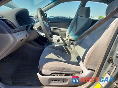 Zdjęcie 7 z 12 samochodu: 2004 TOYOTA CAMRY LE V6 VIN:4T1BF30K94U573936 - miniatura