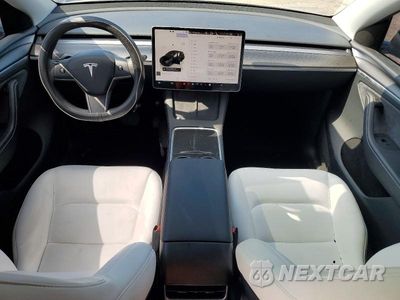 Zdjęcie 8 z 12 samochodu: 2024 TESLA MODEL Y VIN:7SAYGDEE4RA294317 - miniatura