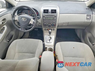 Zdjęcie 8 z 12 samochodu: 2011 TOYOTA COROLLA LE VIN:2T1BU4EE2BC671803 - miniatura