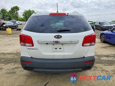 Zdjęcie 6 z 13 samochodu: 2013 KIA SORENTO LX VIN:5XYKT3A6XDG394935 - miniatura